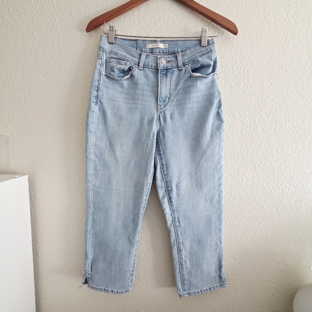 Levi’s  Classic Capri Denim Jeans  Sz 2